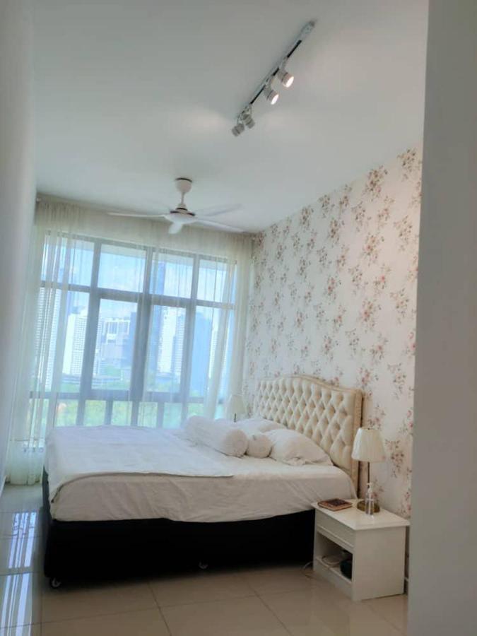 Klcc Legasi Direct View With A Superking Bed At A 3-Bedroom Premium Unit Kuala Lumpur Exterior foto