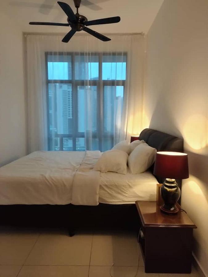 Klcc Legasi Direct View With A Superking Bed At A 3-Bedroom Premium Unit Kuala Lumpur Exterior foto