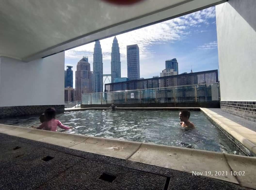 Klcc Legasi Direct View With A Superking Bed At A 3-Bedroom Premium Unit Kuala Lumpur Exterior foto